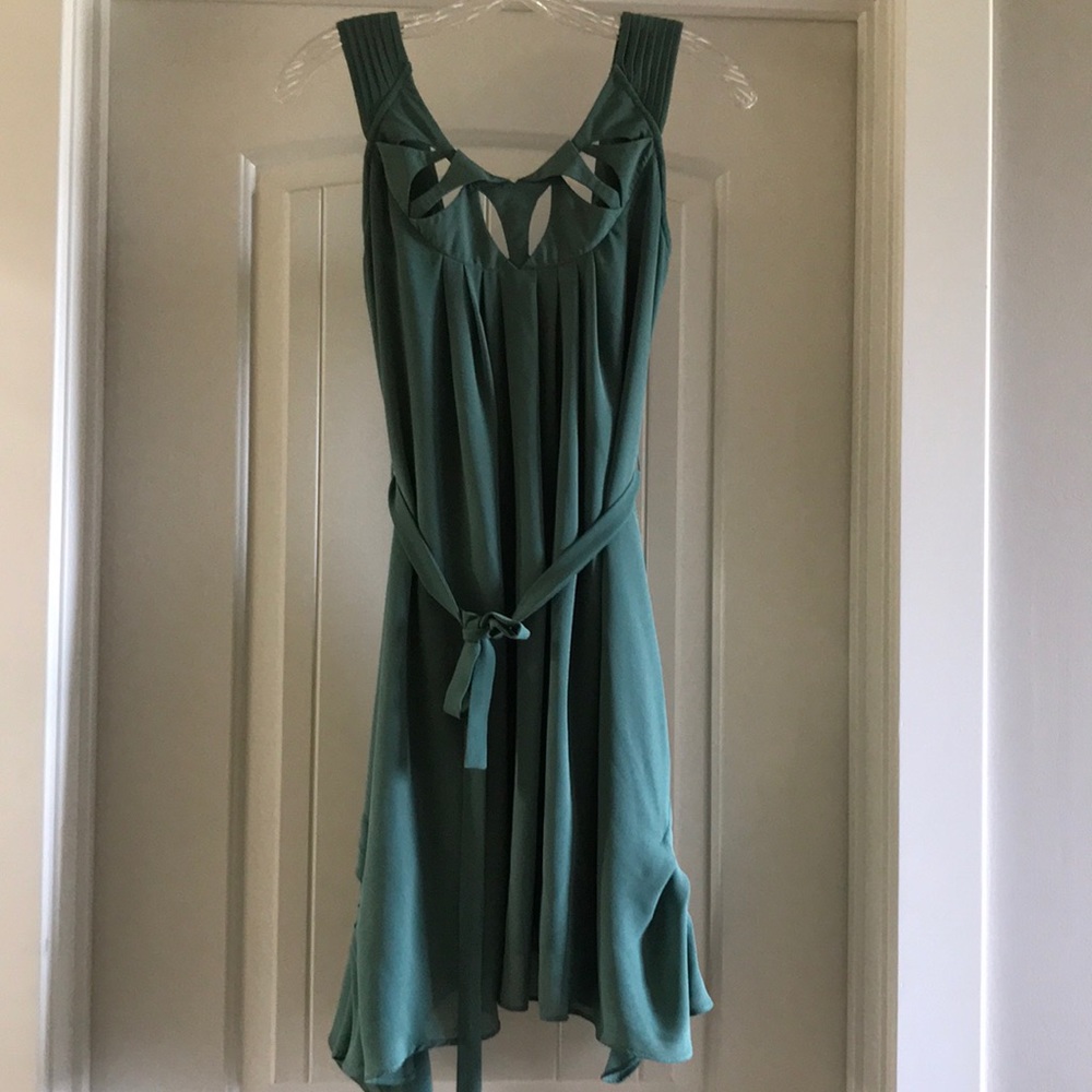 Spring dress - Picture 2 of 7